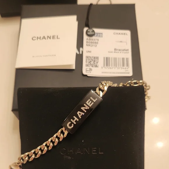 CHANEL Black Resin and Champagne Gold Chain Bracelet - Picture 1 of 7